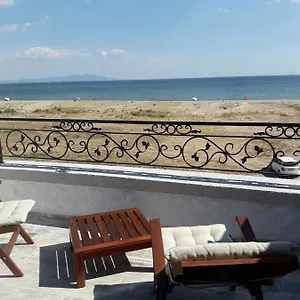 Otel Beyaz Tas Butik, Ayvalı